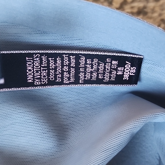 ~Victoria's Secret~ NWT, Knockout Sports Bra w/Medium Support - Picture 5 of 6